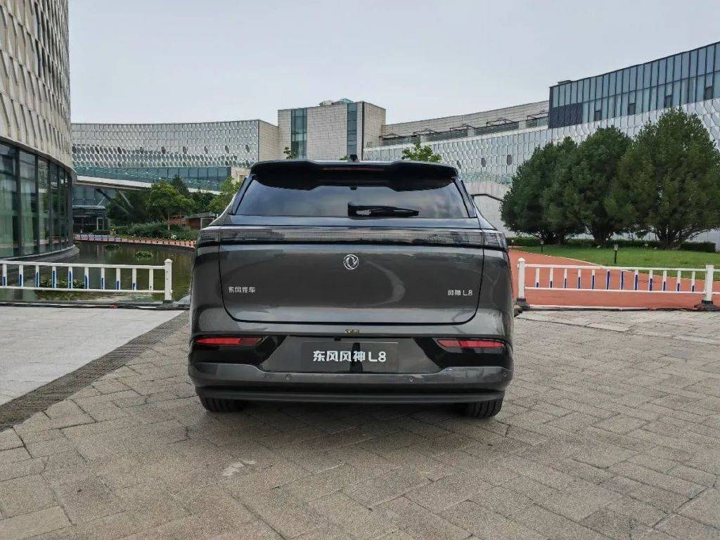 冰箱彩電大沙發(fā)+超低油耗,東風風神L8能否卷動15萬級市場?