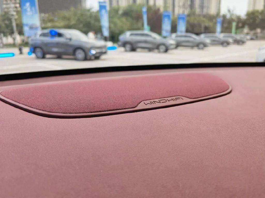 冰箱彩電大沙發(fā)+超低油耗,東風風神L8能否卷動15萬級市場?