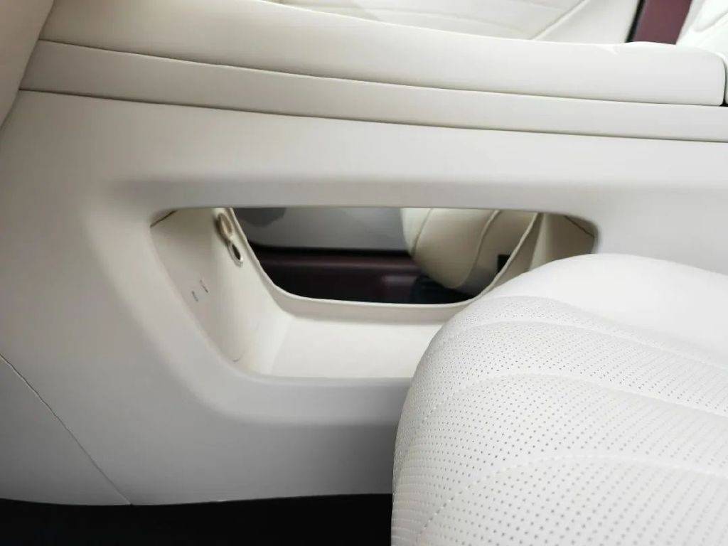 冰箱彩電大沙發(fā)+超低油耗,東風風神L8能否卷動15萬級市場?