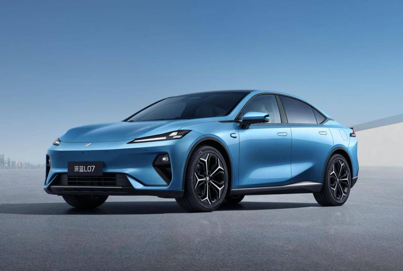 全系標配華為乾崑智駕 2026款深藍L07權益價13.59萬起