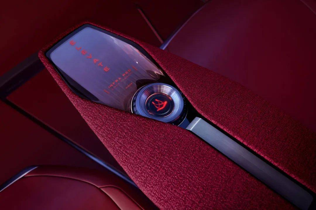 凱迪拉克發(fā)布 Elevated Velocity 跨界概念車