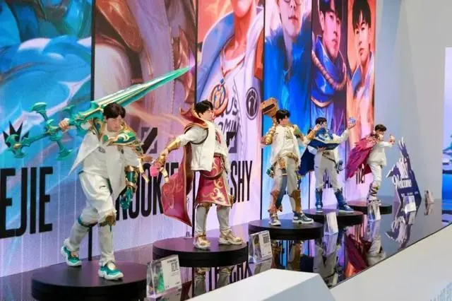 虎牙公布了2025年第二季度財報,財報顯示,公司的總收入同比微增,凈利潤下滑嚴重