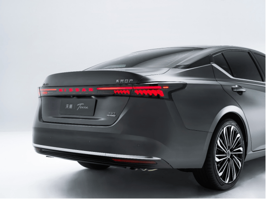 東風(fēng)日產(chǎn)天籟PLUS公告圖發(fā)布,新能源感設(shè)計(jì)驚艷亮相!