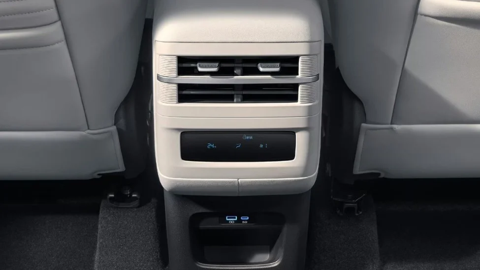 自研音響、可外接平板電腦,比亞迪方程豹鈦7更多內飾官圖公布 自研音響、可外接平板電腦,比亞迪方程豹鈦7更多內飾官圖公布