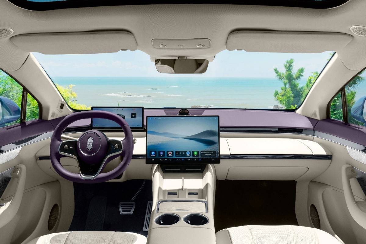 智界首發車內外對話功能,智界R7/S7預訂成市場爆款