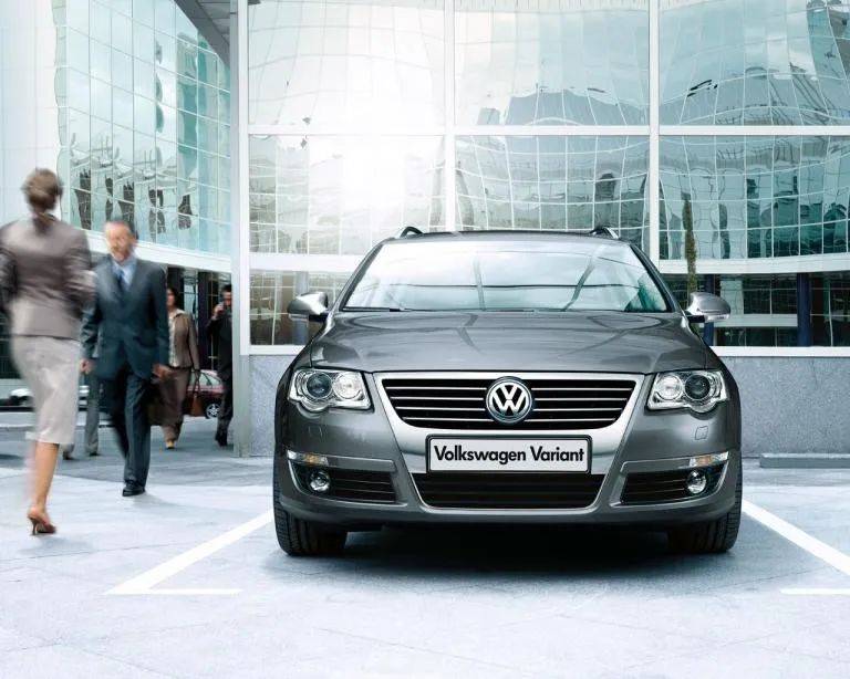 在反對歐洲2035年全面禁售燃油車的態度上,BBA出奇一致