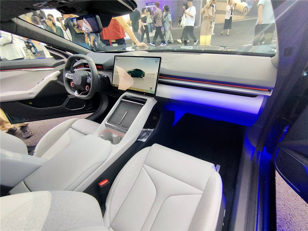 真正會思考的智駕,全新小鵬P7售21.98萬元起