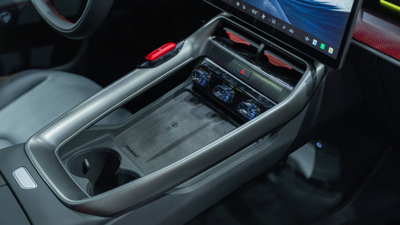 盤點成都車展最美官改車:極狐新阿爾法S5潮改版!