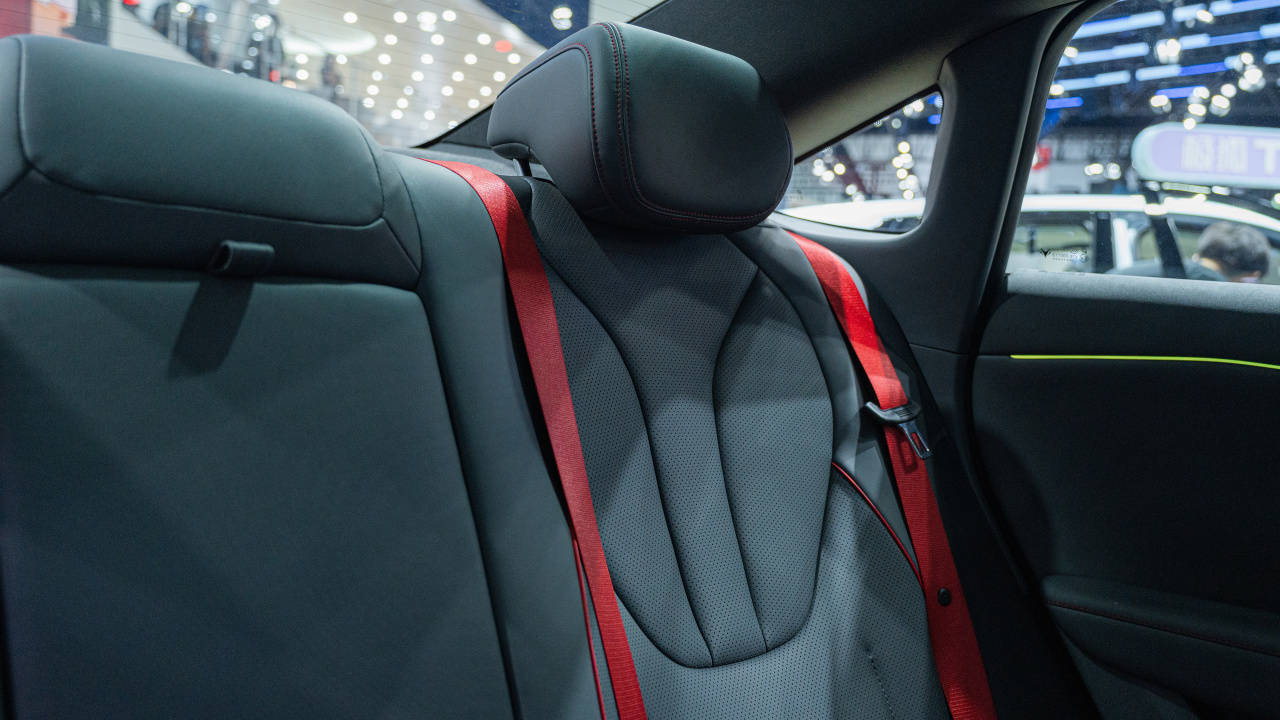 盤點成都車展最美官改車:極狐新阿爾法S5潮改版!