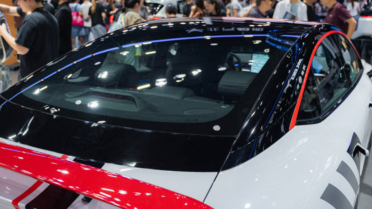 盤點成都車展最美官改車:極狐新阿爾法S5潮改版!