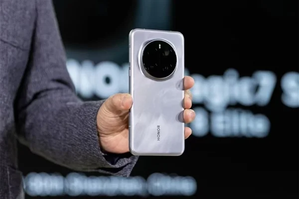 榮耀Magic8系列開始預熱：史上最強硬件+最強AI智能體