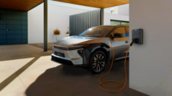 日產(chǎn)汽車近日發(fā)布的最新數(shù)據(jù)顯示,今年10月其全球銷量(含日產(chǎn)及英菲尼迪品牌車型)同比下降4.8%,至258,517輛;而去年同期銷量為271,549輛。此次日產(chǎn)銷量下滑主要源于其在日本本土市場的銷量大幅下跌超22%,僅售出27,703輛;同期日產(chǎn)在海外市場的銷量也下降2.2%,為230,814輛,其中北美市場銷量疲軟態(tài)勢尤為顯著。 豐田歐洲公司將推出智能電動汽車充電服務(wù)