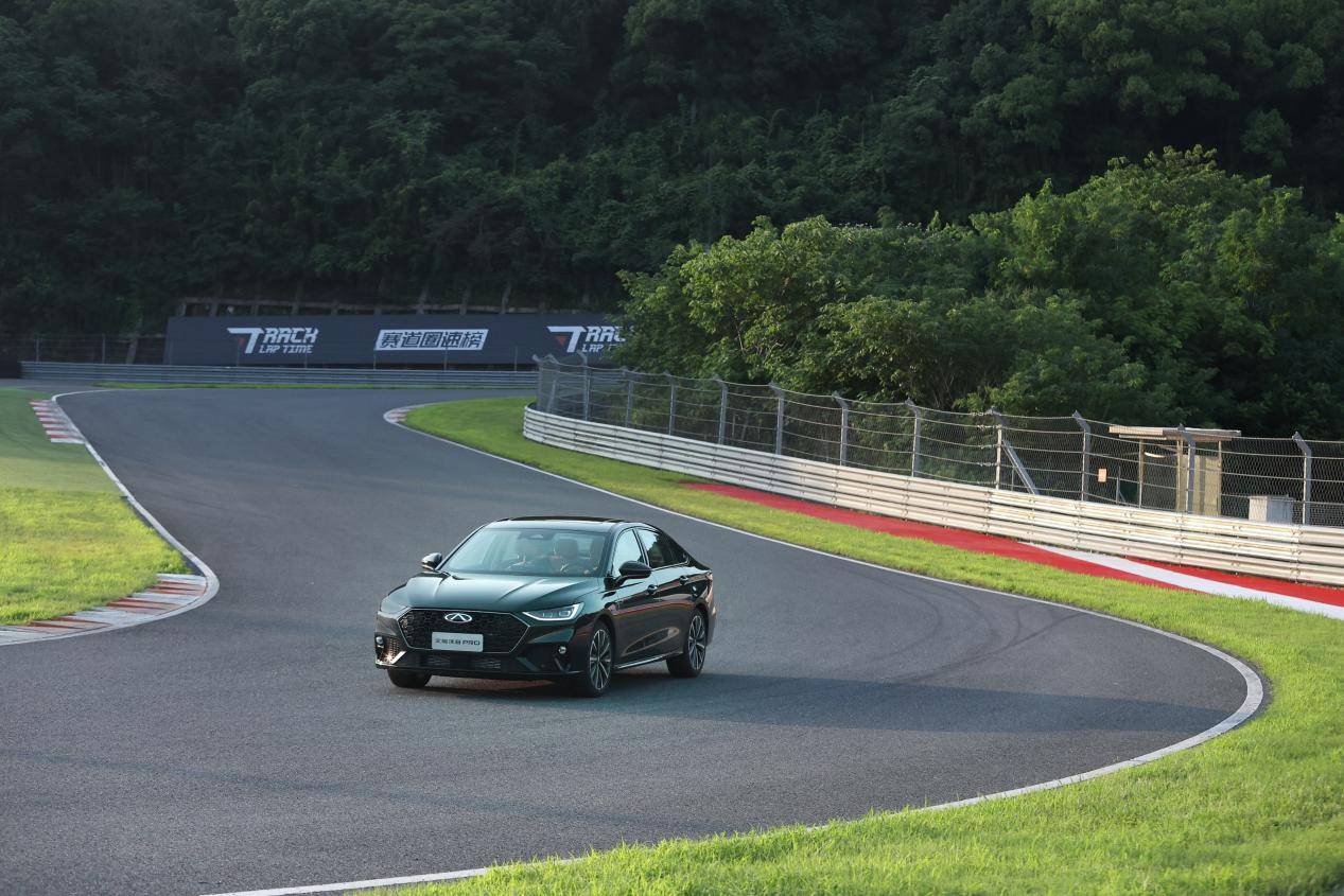 艾瑞澤8 PRO:新手的最佳伴侶:以智能為盾,赴山海之約