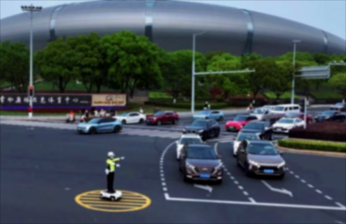 蘇超開賽!墨甲交警機(jī)器人上崗常州,護(hù)航揭幕戰(zhàn)