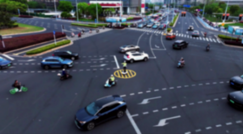 蘇超開賽!墨甲交警機(jī)器人上崗常州,護(hù)航揭幕戰(zhàn)