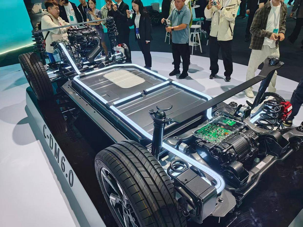 風云T9L上市:以親民價格,享豪華SUV越級體驗