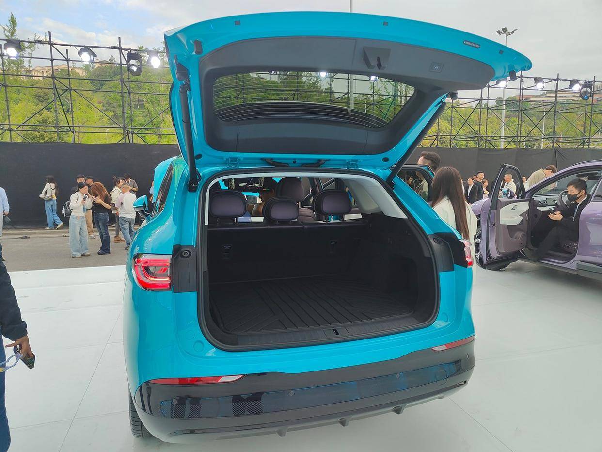 風云T9L上市:以親民價格,享豪華SUV越級體驗