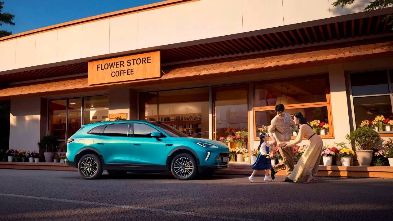 油耗低 效率高 不用插電也省油 吉利i-HEV智擎混動技術價值何在?