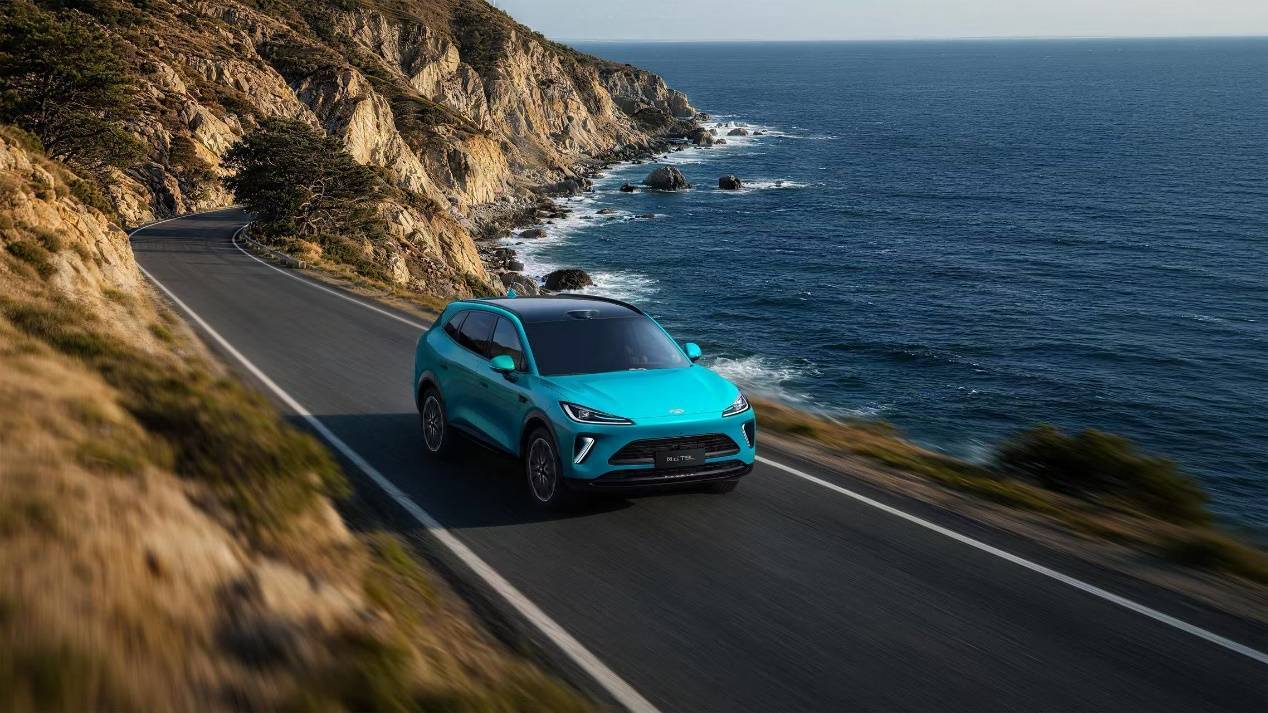 油耗低 效率高 不用插電也省油 吉利i-HEV智擎混動技術價值何在?