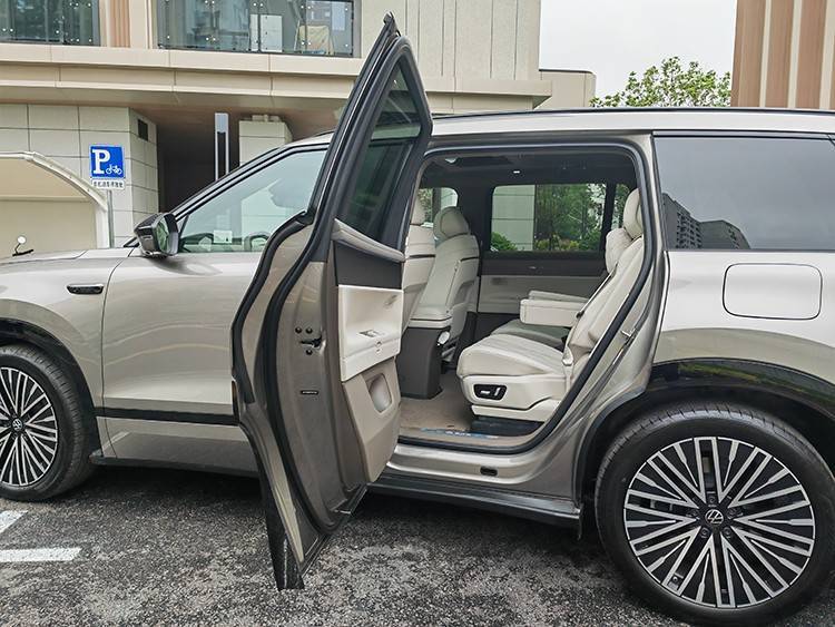 重奪高端新能源領域的話語權 靜態體驗上汽大眾ID.ERA 9X