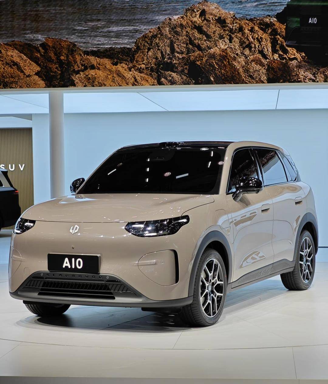 20260415_1776241921418363.jpeg 零跑A10.jpeg